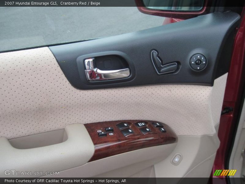 Cranberry Red / Beige 2007 Hyundai Entourage GLS