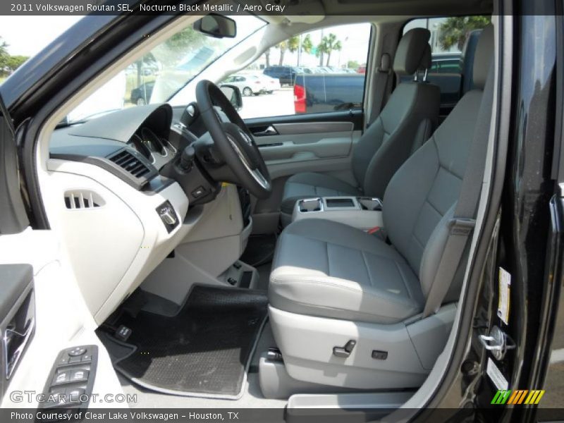 Nocturne Black Metallic / Aero Gray 2011 Volkswagen Routan SEL