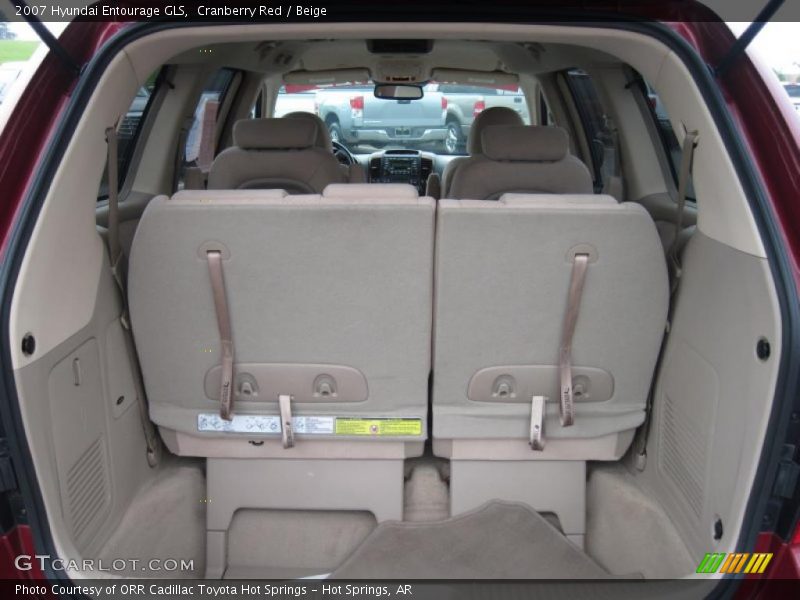 Cranberry Red / Beige 2007 Hyundai Entourage GLS