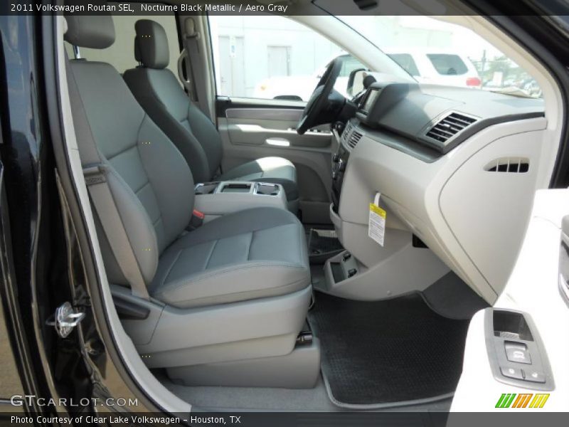 Nocturne Black Metallic / Aero Gray 2011 Volkswagen Routan SEL