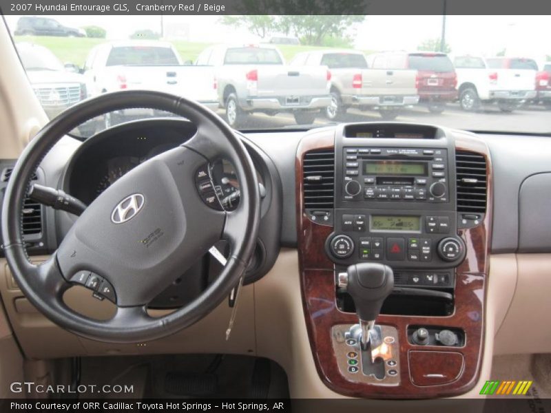 Cranberry Red / Beige 2007 Hyundai Entourage GLS