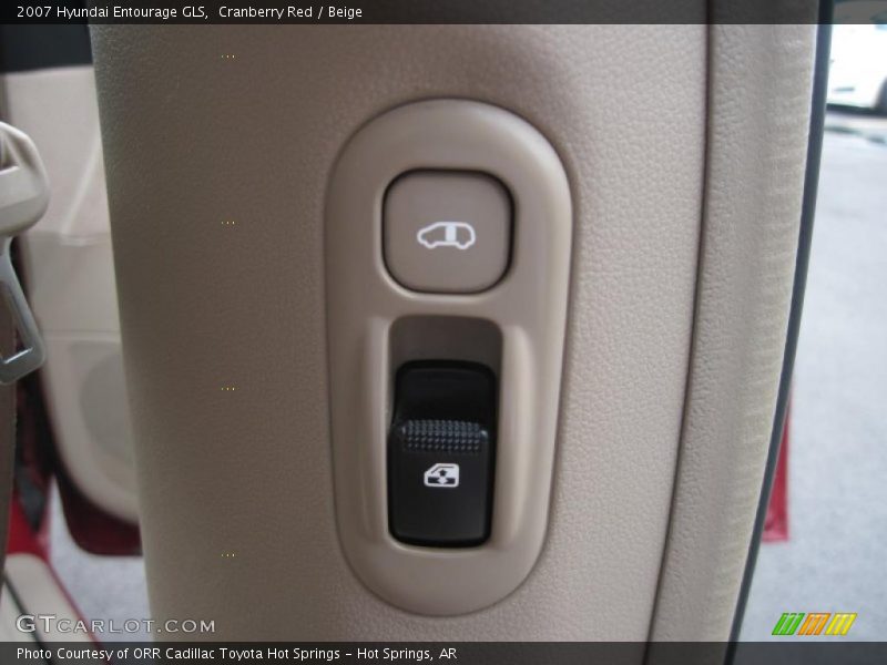 Cranberry Red / Beige 2007 Hyundai Entourage GLS