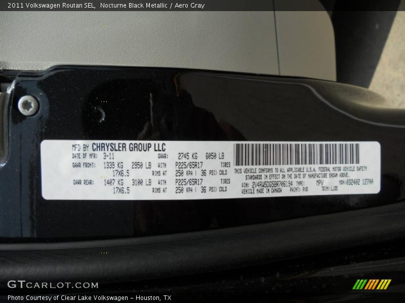 Nocturne Black Metallic / Aero Gray 2011 Volkswagen Routan SEL