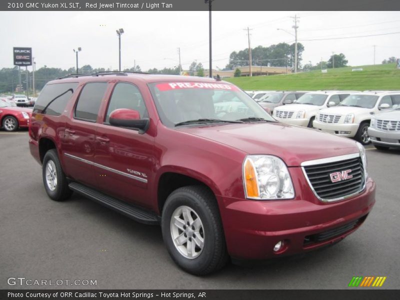 Front 3/4 View of 2010 Yukon XL SLT