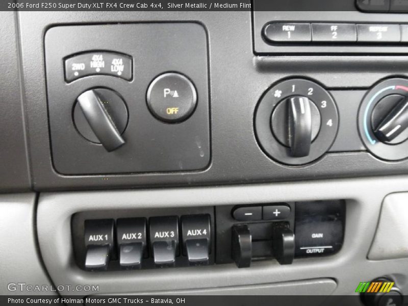 Silver Metallic / Medium Flint 2006 Ford F250 Super Duty XLT FX4 Crew Cab 4x4