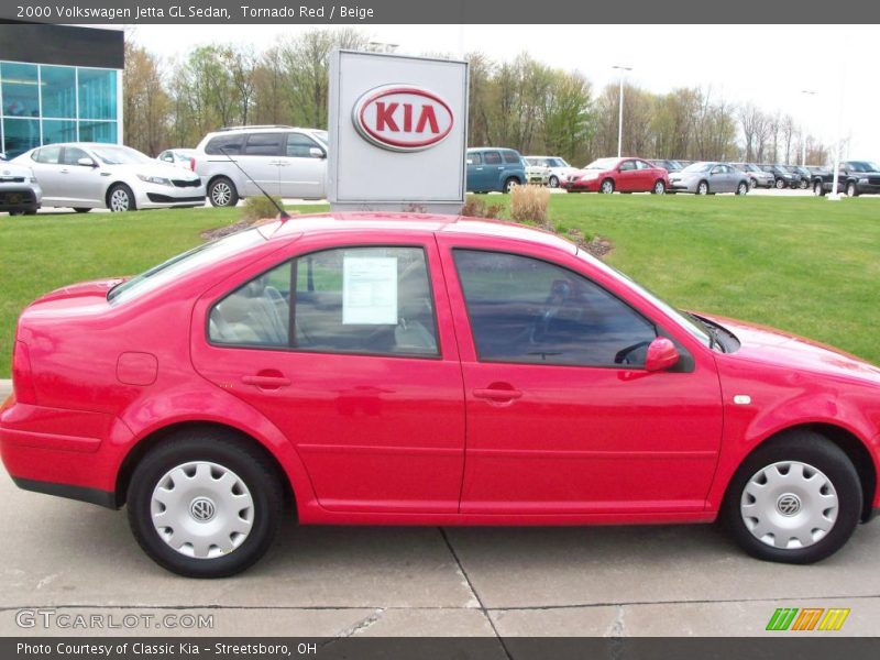 Tornado Red / Beige 2000 Volkswagen Jetta GL Sedan