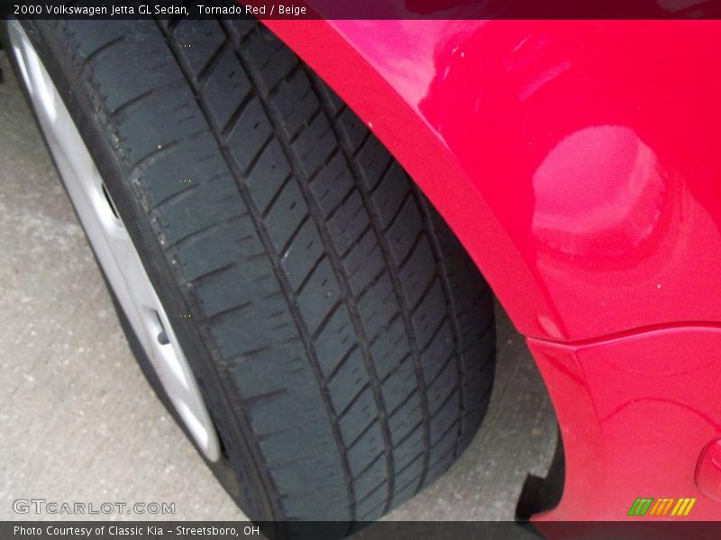 Tornado Red / Beige 2000 Volkswagen Jetta GL Sedan