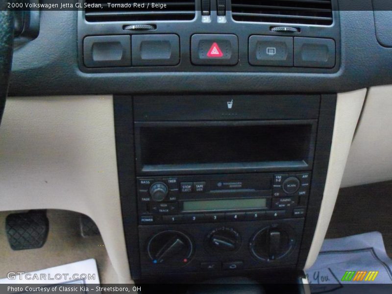 Tornado Red / Beige 2000 Volkswagen Jetta GL Sedan