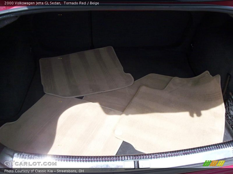 Tornado Red / Beige 2000 Volkswagen Jetta GL Sedan