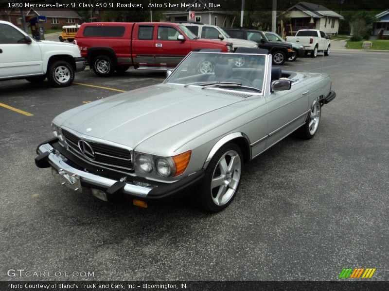 Front 3/4 View of 1980 SL Class 450 SL Roadster