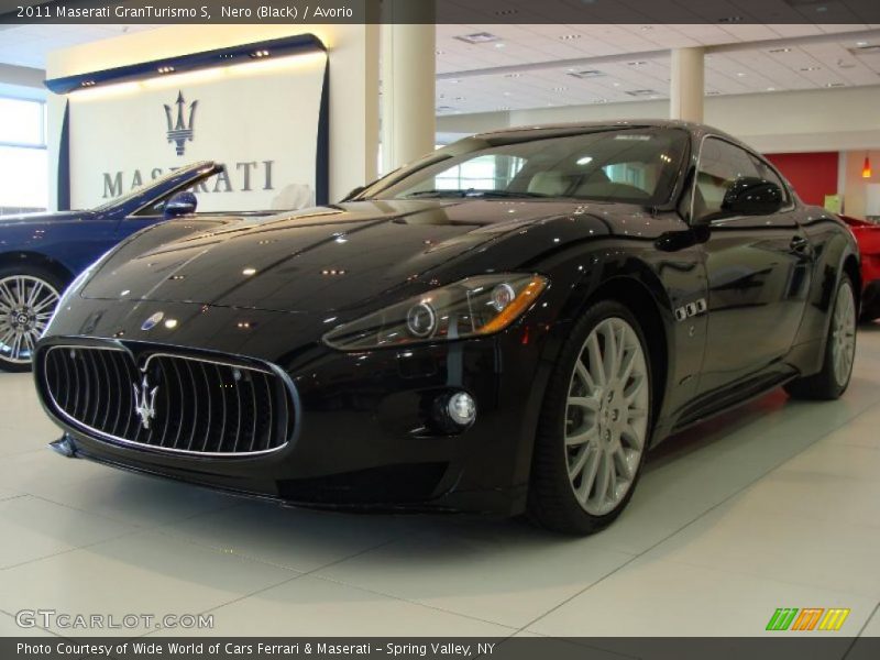 Nero (Black) / Avorio 2011 Maserati GranTurismo S