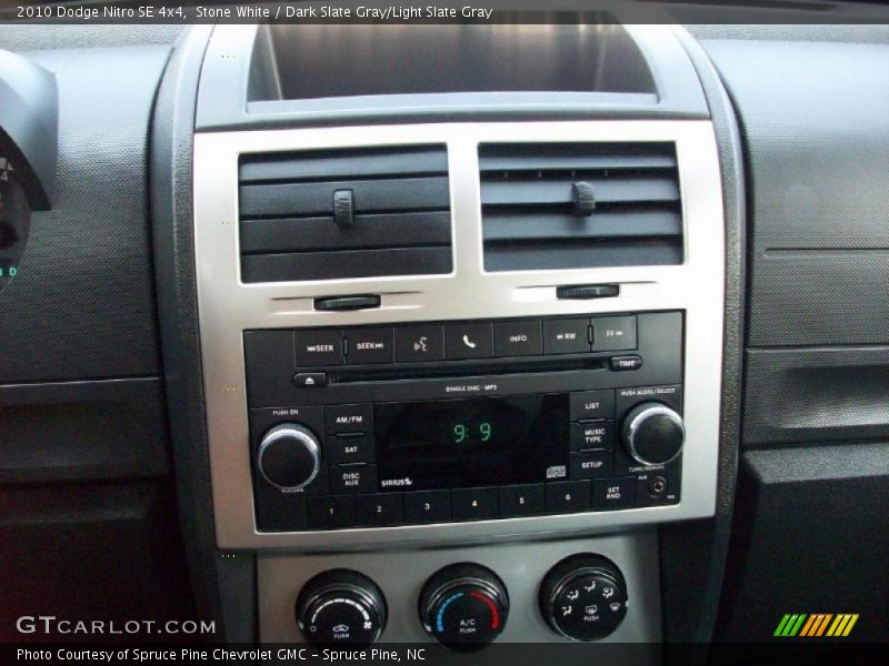 Stone White / Dark Slate Gray/Light Slate Gray 2010 Dodge Nitro SE 4x4