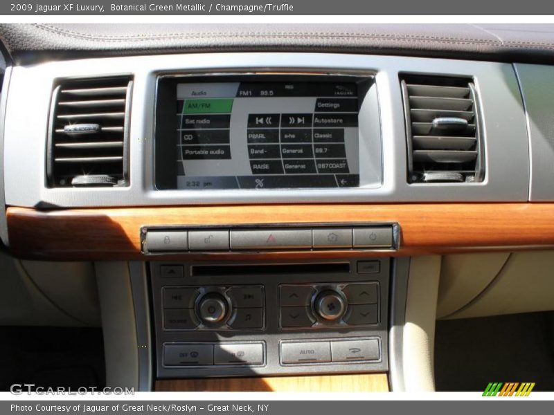 Botanical Green Metallic / Champagne/Truffle 2009 Jaguar XF Luxury