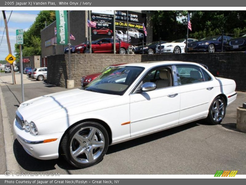 White Onyx / Ivory 2005 Jaguar XJ Vanden Plas