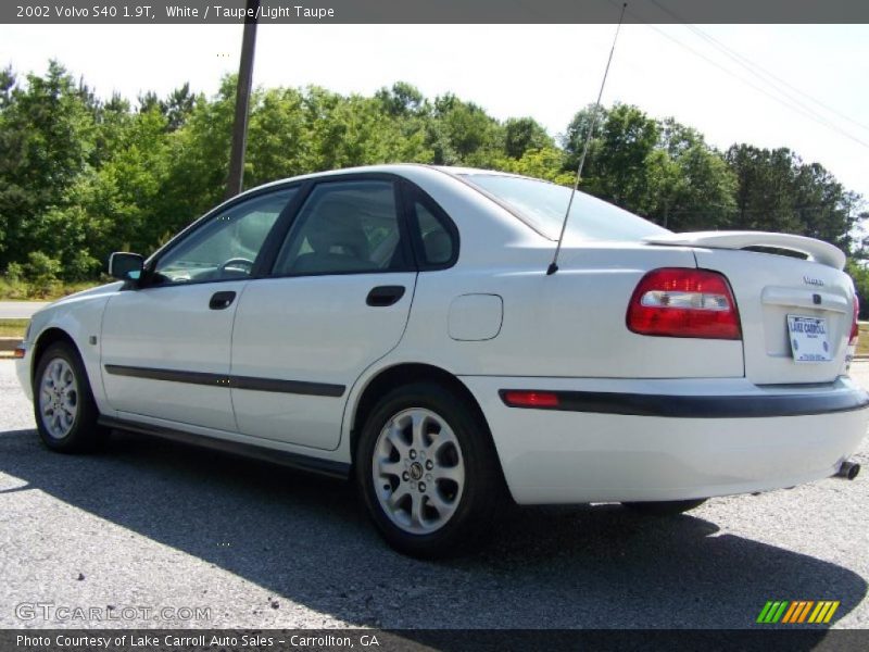 White / Taupe/Light Taupe 2002 Volvo S40 1.9T