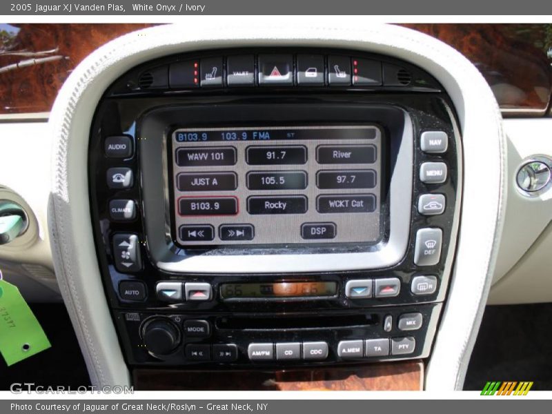 White Onyx / Ivory 2005 Jaguar XJ Vanden Plas