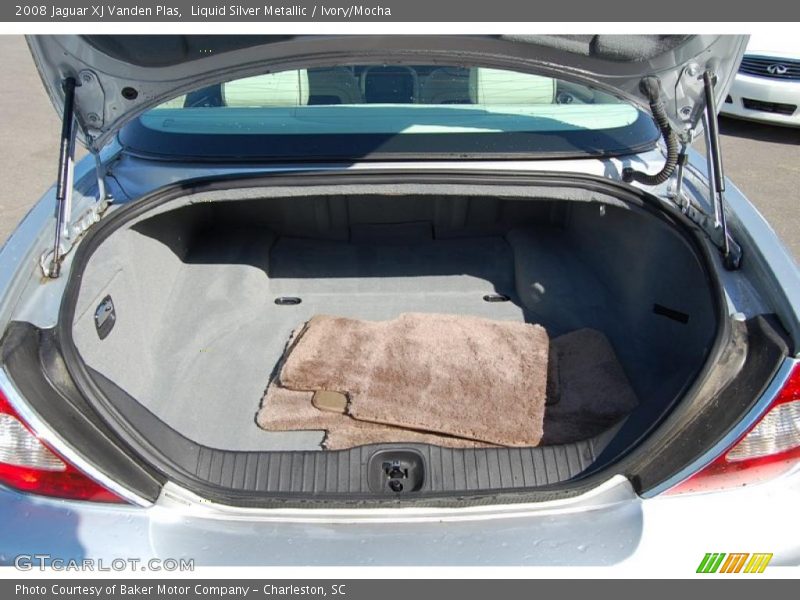 Liquid Silver Metallic / Ivory/Mocha 2008 Jaguar XJ Vanden Plas