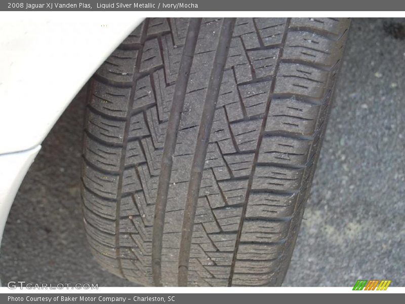 Liquid Silver Metallic / Ivory/Mocha 2008 Jaguar XJ Vanden Plas