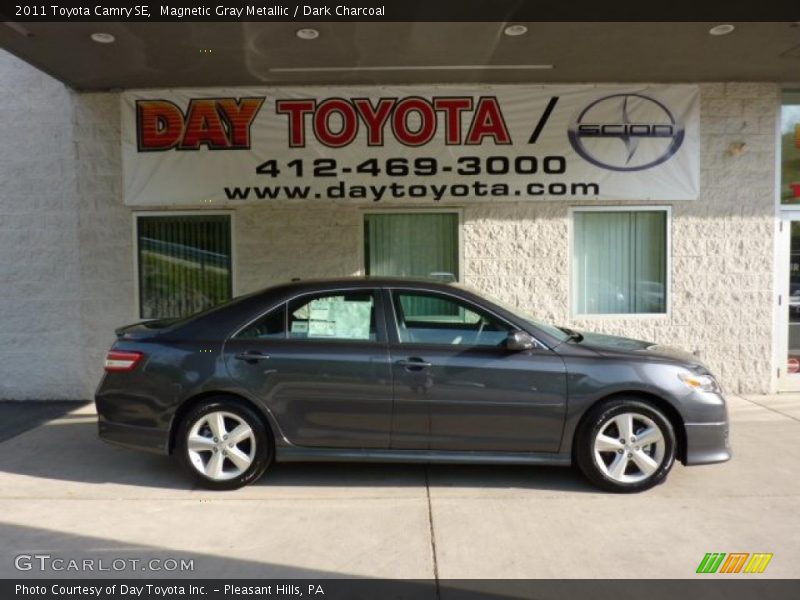Magnetic Gray Metallic / Dark Charcoal 2011 Toyota Camry SE