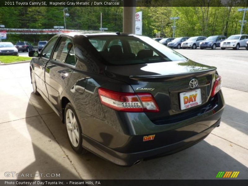 Magnetic Gray Metallic / Dark Charcoal 2011 Toyota Camry SE