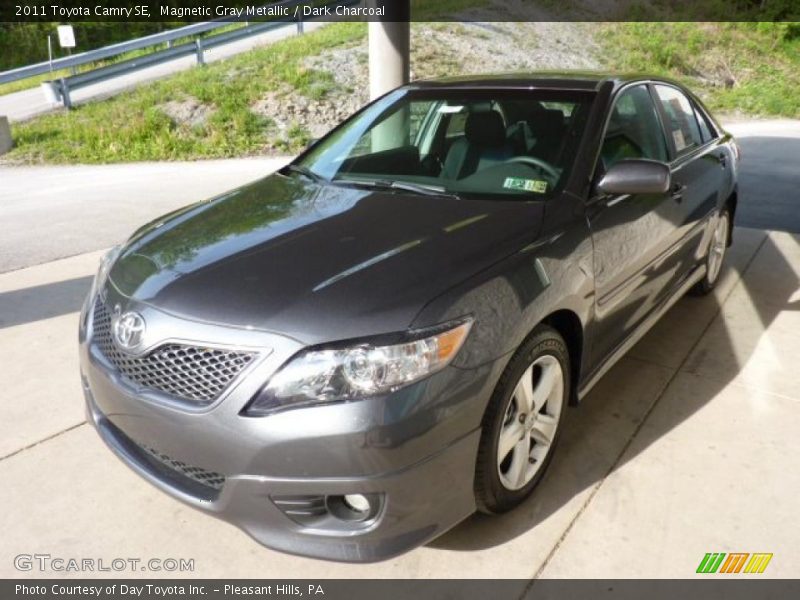 Magnetic Gray Metallic / Dark Charcoal 2011 Toyota Camry SE