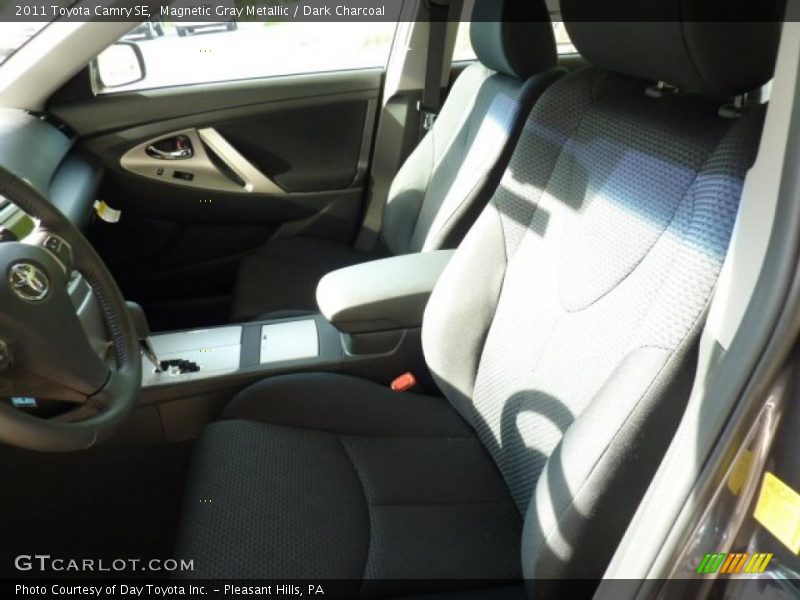Magnetic Gray Metallic / Dark Charcoal 2011 Toyota Camry SE