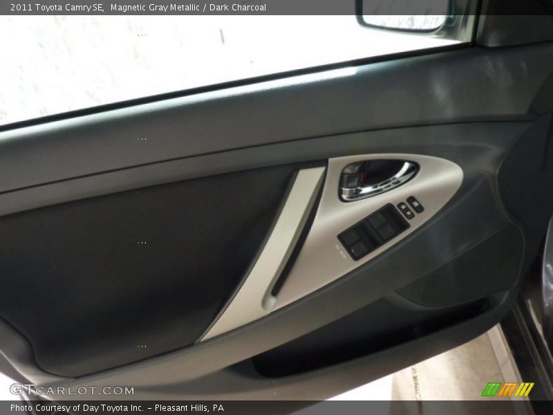 Magnetic Gray Metallic / Dark Charcoal 2011 Toyota Camry SE