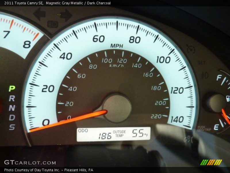 Magnetic Gray Metallic / Dark Charcoal 2011 Toyota Camry SE