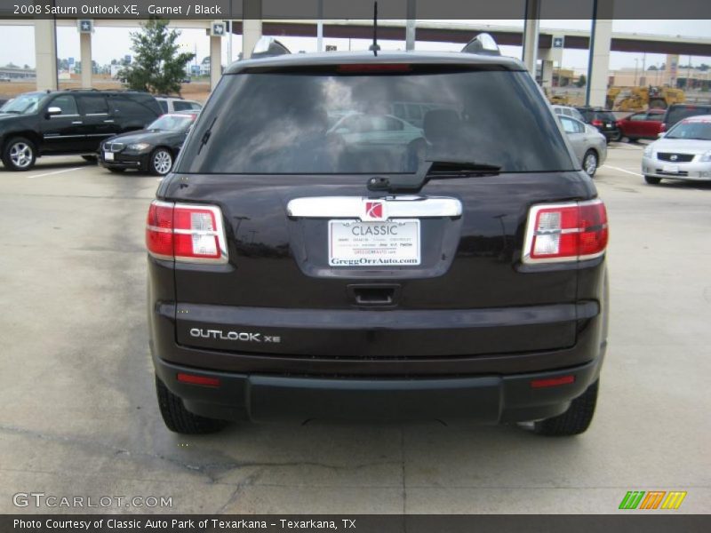 Garnet / Black 2008 Saturn Outlook XE