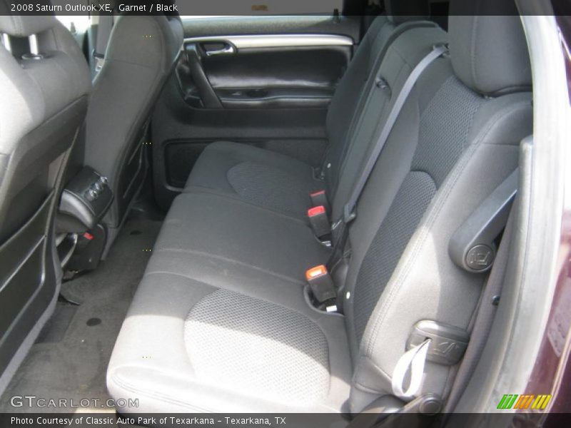 Garnet / Black 2008 Saturn Outlook XE