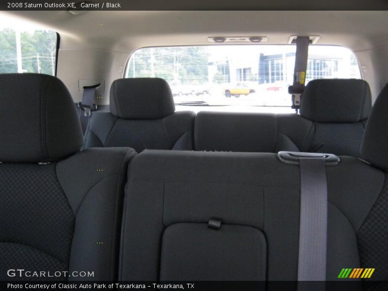 Garnet / Black 2008 Saturn Outlook XE
