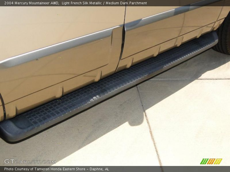 Light French Silk Metallic / Medium Dark Parchment 2004 Mercury Mountaineer AWD