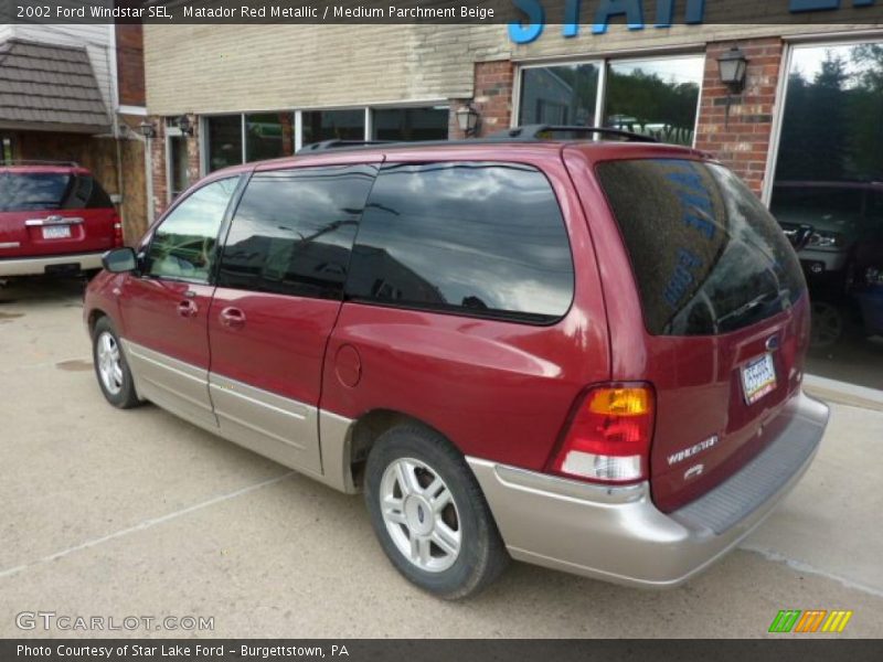 Matador Red Metallic / Medium Parchment Beige 2002 Ford Windstar SEL