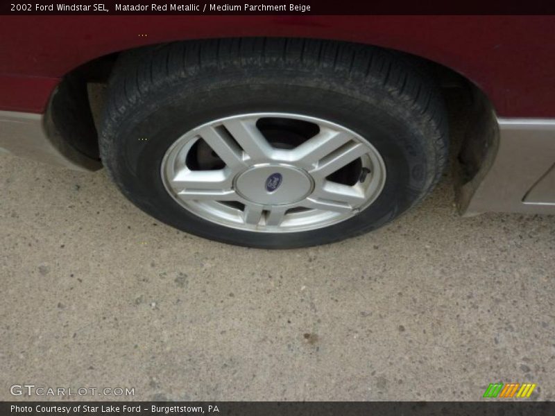 Matador Red Metallic / Medium Parchment Beige 2002 Ford Windstar SEL