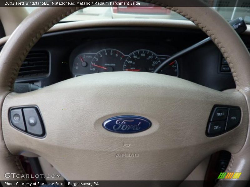 Matador Red Metallic / Medium Parchment Beige 2002 Ford Windstar SEL