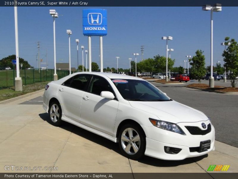 Super White / Ash Gray 2010 Toyota Camry SE