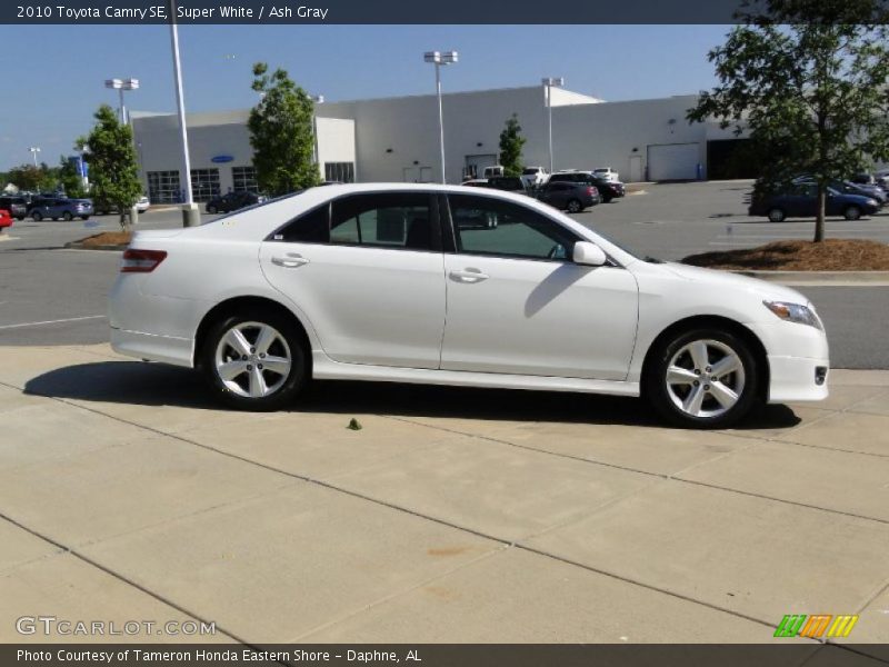 Super White / Ash Gray 2010 Toyota Camry SE