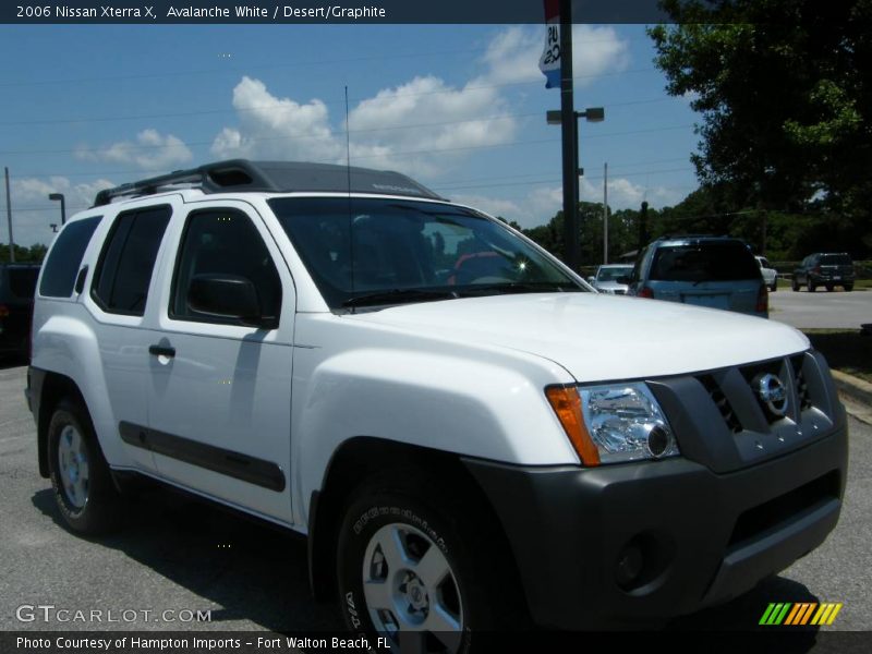 Avalanche White / Desert/Graphite 2006 Nissan Xterra X