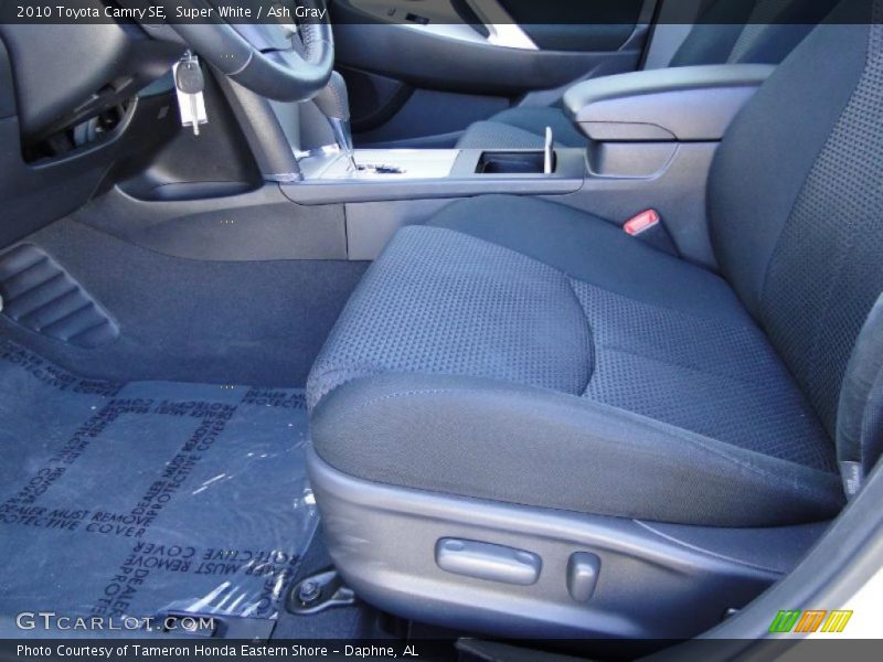 Super White / Ash Gray 2010 Toyota Camry SE