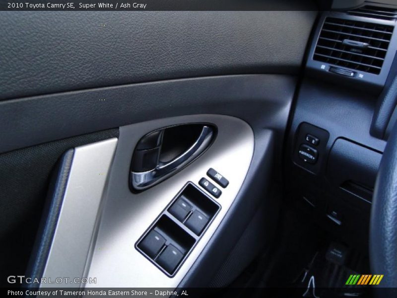 Super White / Ash Gray 2010 Toyota Camry SE