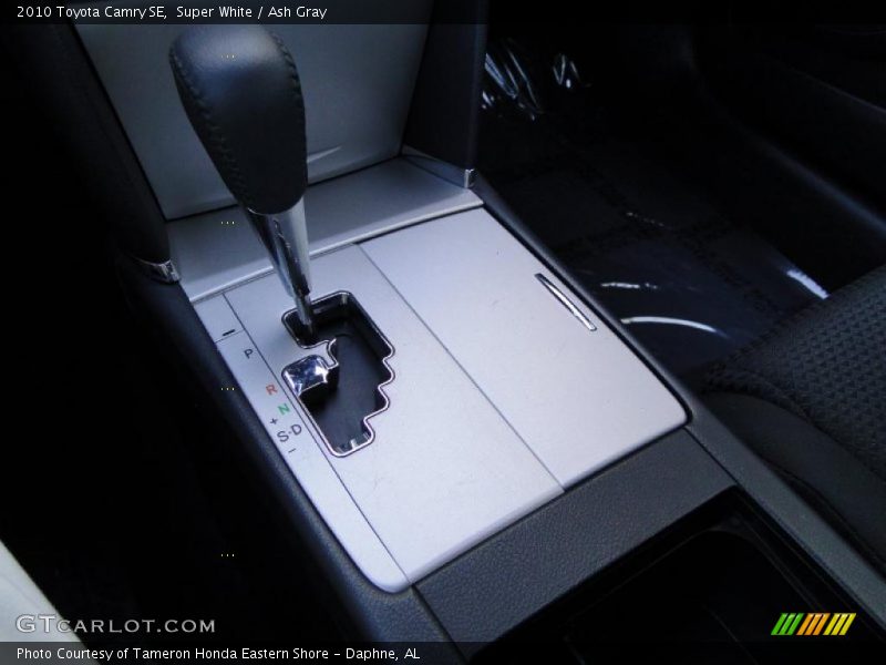 Super White / Ash Gray 2010 Toyota Camry SE
