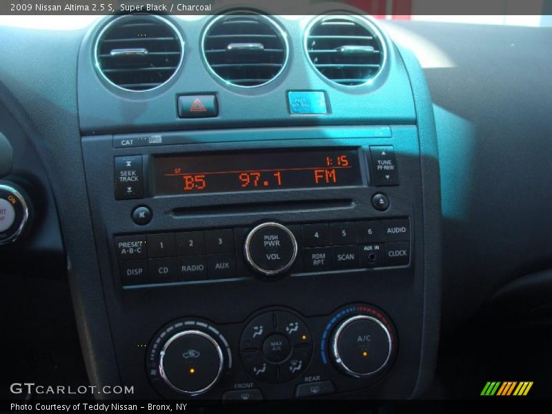 Super Black / Charcoal 2009 Nissan Altima 2.5 S