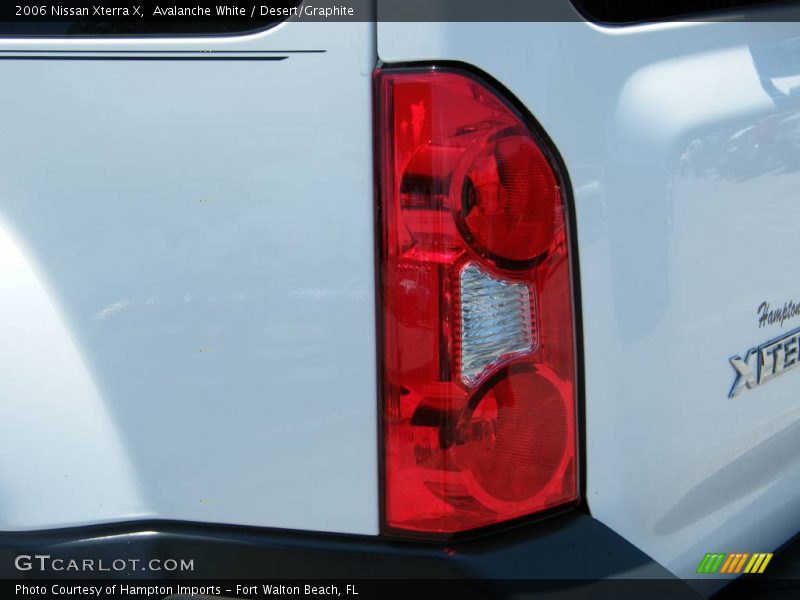 Avalanche White / Desert/Graphite 2006 Nissan Xterra X