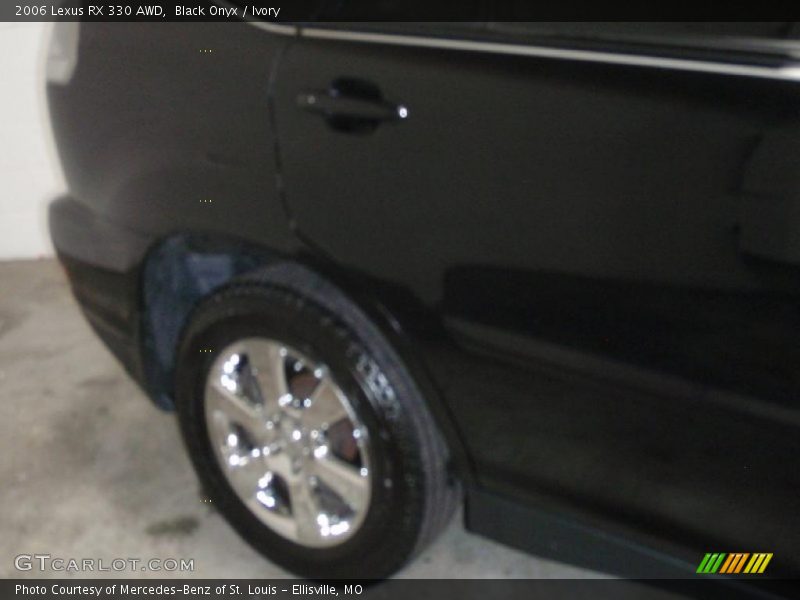 Black Onyx / Ivory 2006 Lexus RX 330 AWD