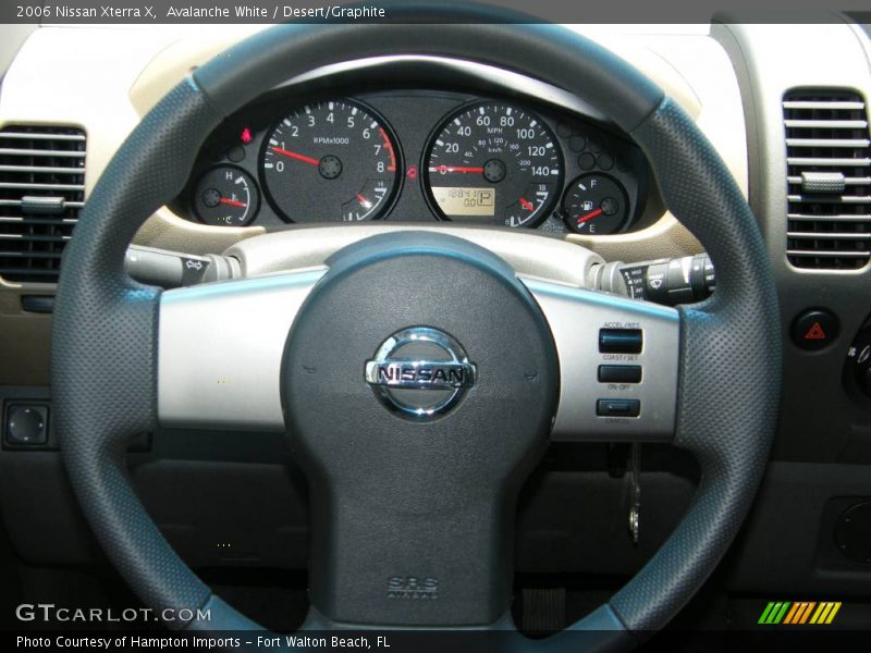 Avalanche White / Desert/Graphite 2006 Nissan Xterra X