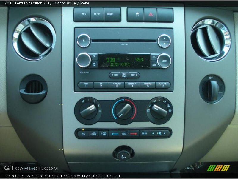 Oxford White / Stone 2011 Ford Expedition XLT