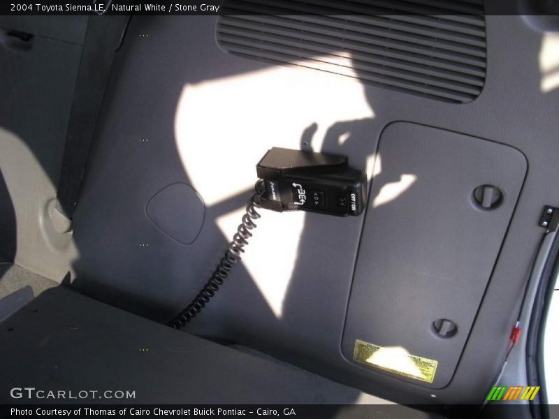 Natural White / Stone Gray 2004 Toyota Sienna LE