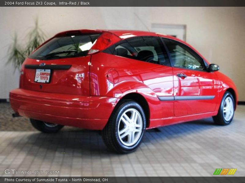 Infra-Red / Black 2004 Ford Focus ZX3 Coupe