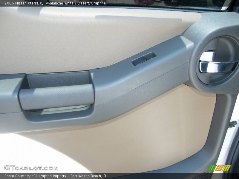 Avalanche White / Desert/Graphite 2006 Nissan Xterra X