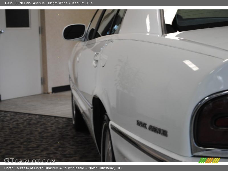 Bright White / Medium Blue 1999 Buick Park Avenue